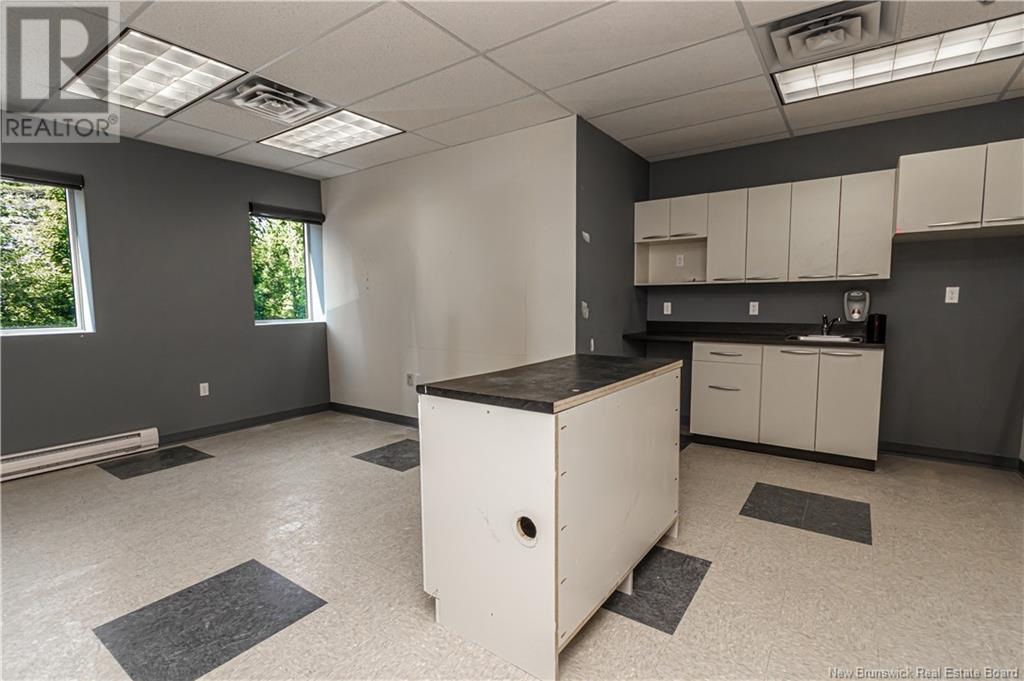 1149 Smythe Street, Fredericton, New Brunswick E3B 3H4 - Photo 11 - NB104023