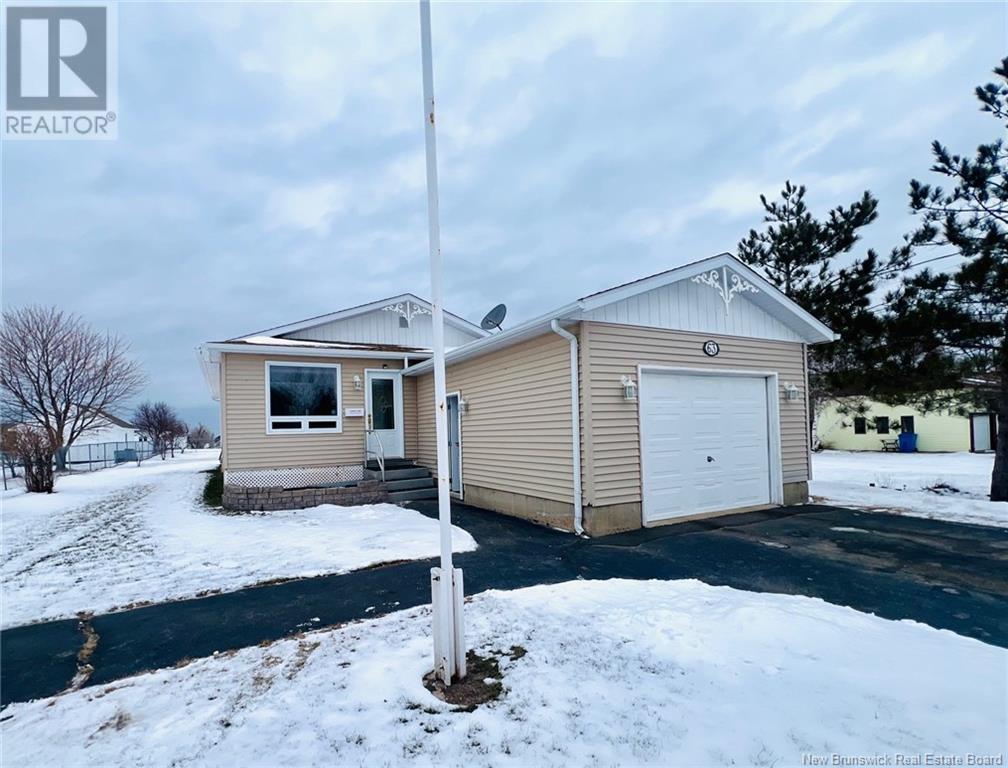 63 Rue Parisé, Caraquet, New Brunswick  E1W 1B6 - Photo 2 - NB111499