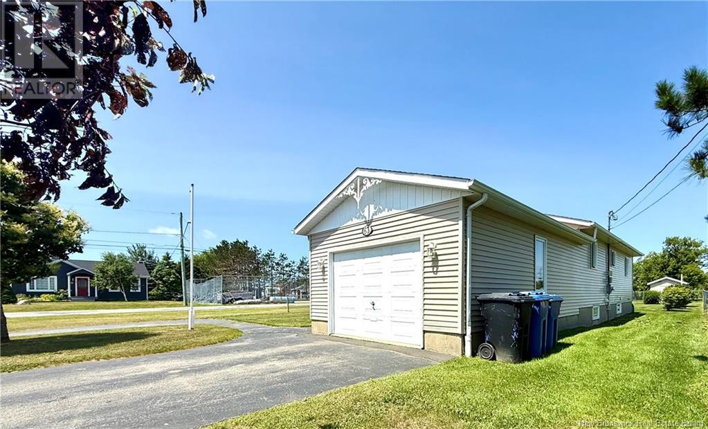 63 Rue Parisé, Caraquet, New Brunswick  E1W 1B6 - Photo 34 - NB111499
