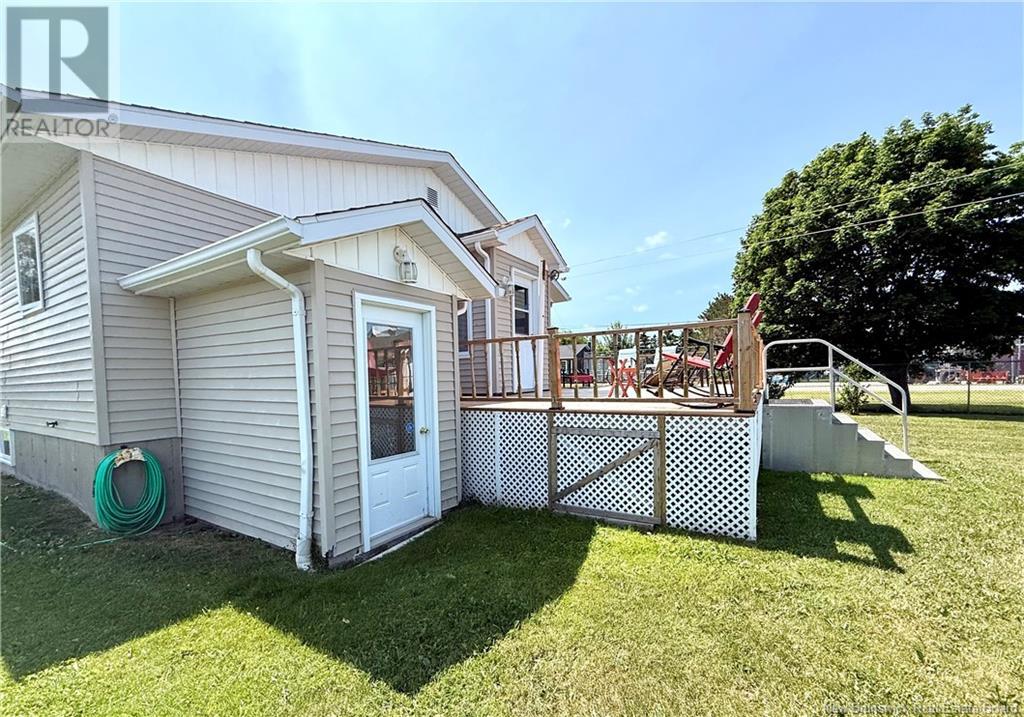 63 Rue Parisé, Caraquet, New Brunswick  E1W 1B6 - Photo 36 - NB111499