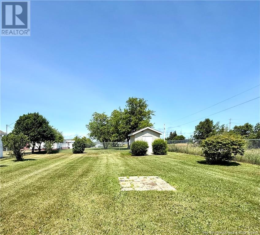 63 Rue Parisé, Caraquet, New Brunswick  E1W 1B6 - Photo 38 - NB111499