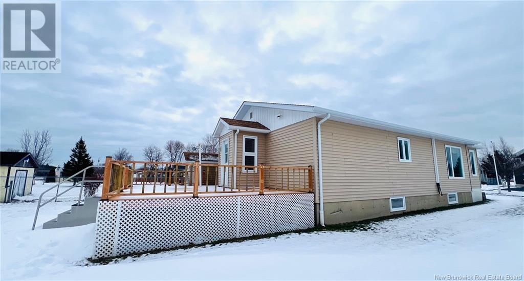 63 Rue Parisé, Caraquet, New Brunswick  E1W 1B6 - Photo 5 - NB111499