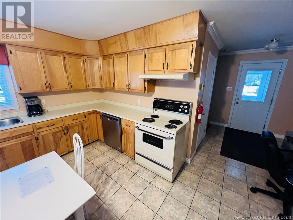 63 Rue Parisé, Caraquet, New Brunswick  E1W 1B6 - Photo 7 - NB111499