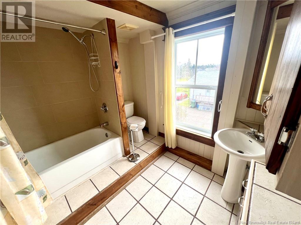 110 Rue Des Champs, Lamèque, New Brunswick E8T 1E7 - Photo 21 - NB112089