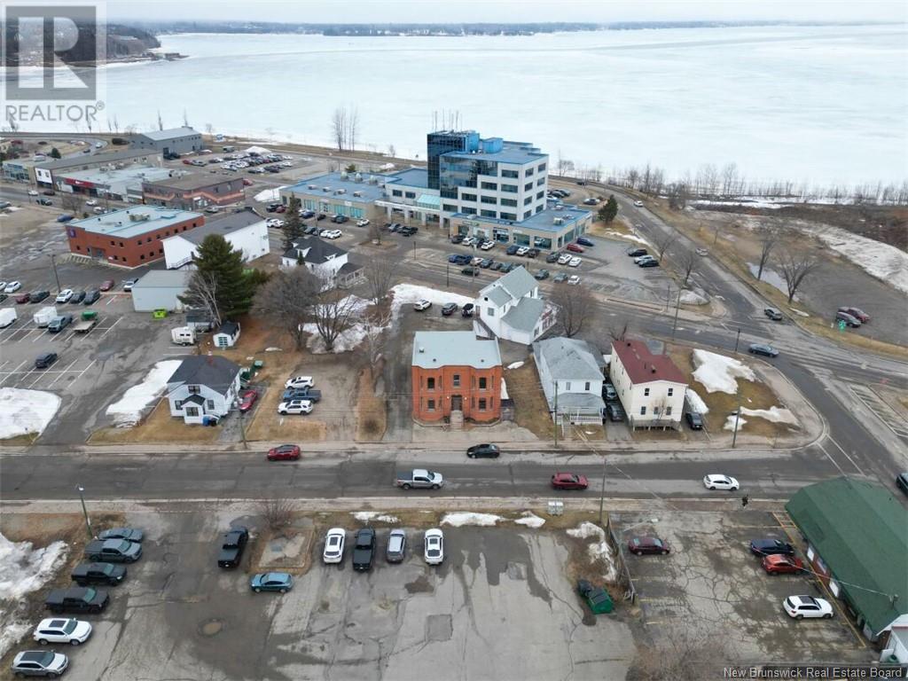 281 St George, Bathurst, New Brunswick E2A 1B8 - Photo 3 - NB114475