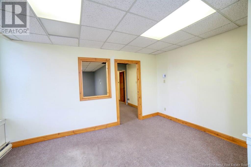 281 St George, Bathurst, New Brunswick E2A 1B8 - Photo 6 - NB114475