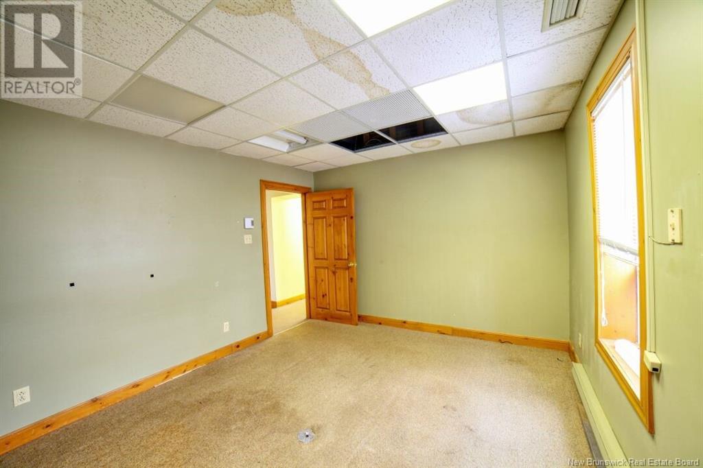 281 St George, Bathurst, New Brunswick E2A 1B8 - Photo 9 - NB114475