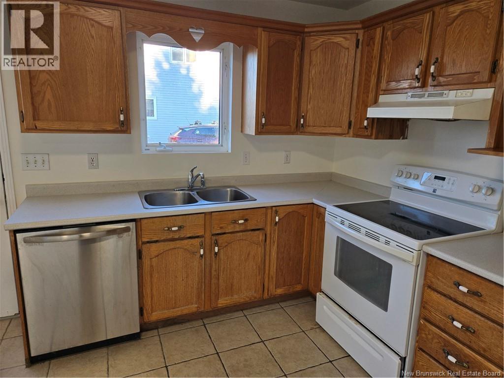 78 Palisade Drive, Moncton, New Brunswick  E1A 5K2 - Photo 3 - NB116294