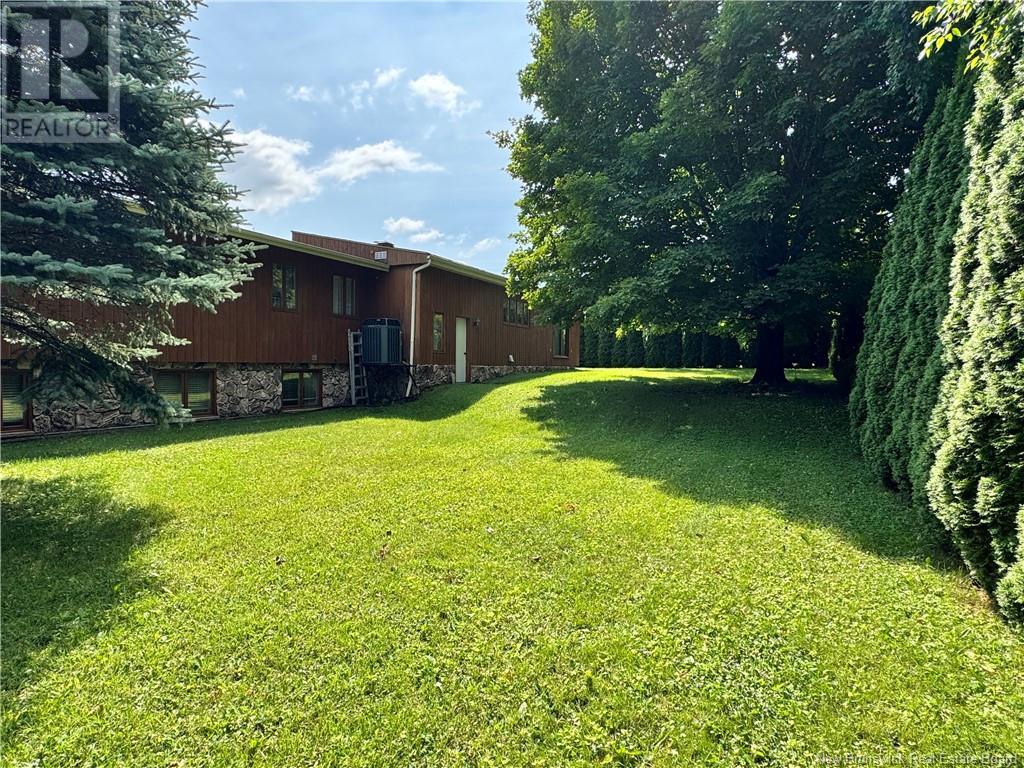 27 Lafrance, Grand-Sault/grand Falls, New Brunswick E3Z 1A4 - Photo 5 - NB116242