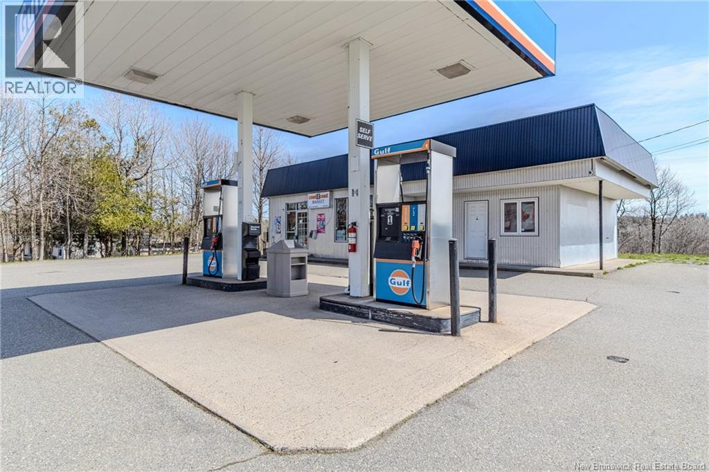 1506 Loch Lomond Road, Saint John, New Brunswick E2J 1Z7 - Photo 6 - NB117987