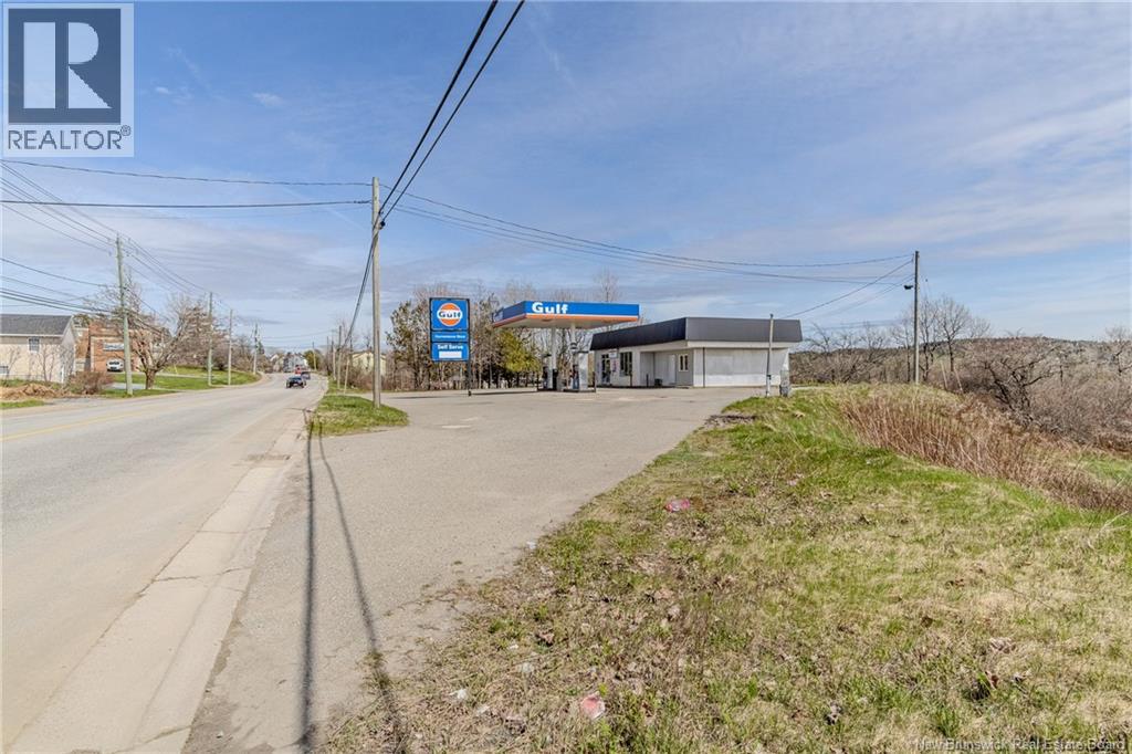 1506 Loch Lomond Road, Saint John, New Brunswick E2J 1Z7 - Photo 9 - NB117987