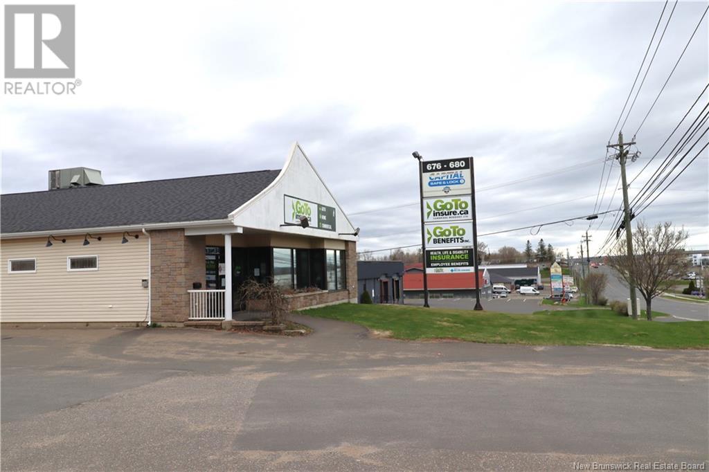 676 Prospect Street, Fredericton, New Brunswick E3B 8G9 - Photo 2 - NB118273
