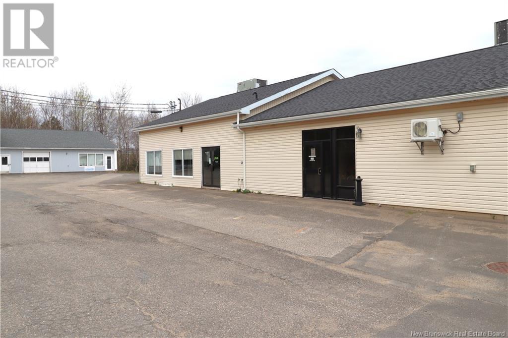 676 Prospect Street, Fredericton, New Brunswick E3B 8G9 - Photo 4 - NB118273