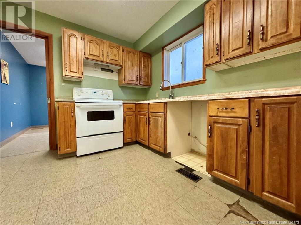 183 King Street, Miramichi, New Brunswick  E1N 2P1 - Photo 2 - NB119487