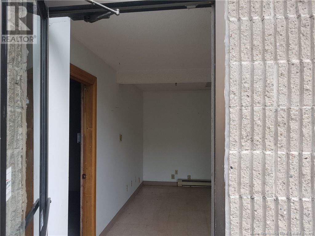 48 Hatheway Crescent Unit# 1, Saint John, New Brunswick E2M 5V3 - Photo 2 - NB119508