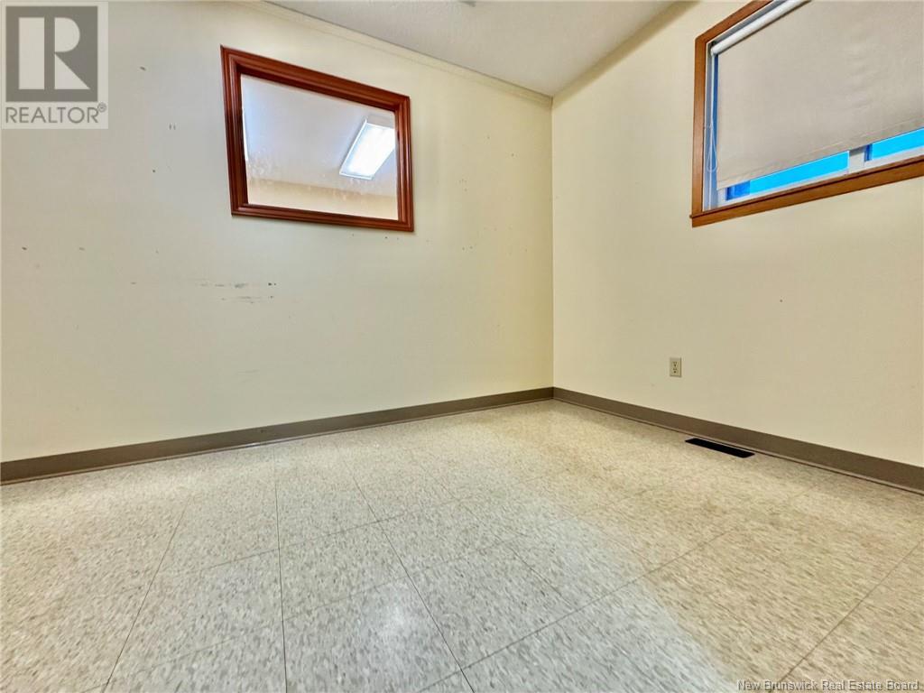 183 King Street, Miramichi, New Brunswick  E1N 2P1 - Photo 11 - NB119531
