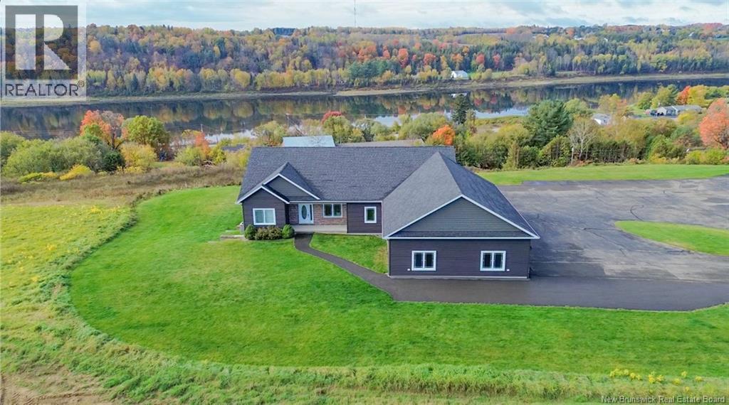 52 Mcmullin Road, Hartland, New Brunswick E7P 2R7 - Photo 2 - NB119650