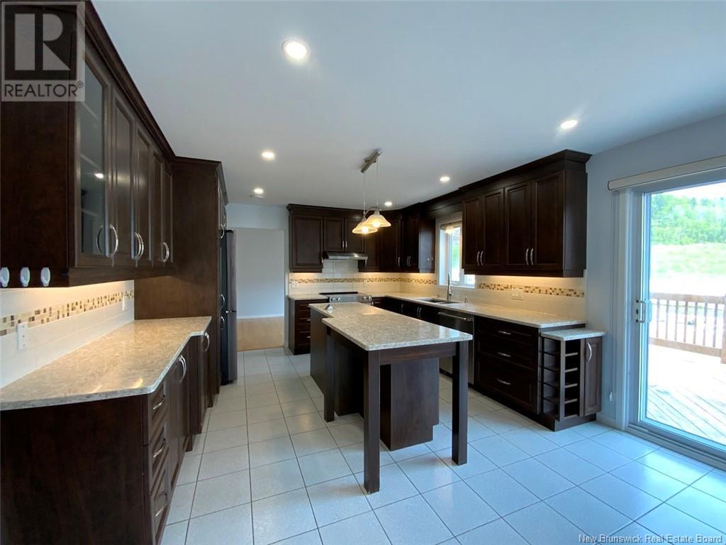 33 Thibaudeau Avenue, Edmundston, New Brunswick  E3V 4Z1 - Photo 5 - NB120370