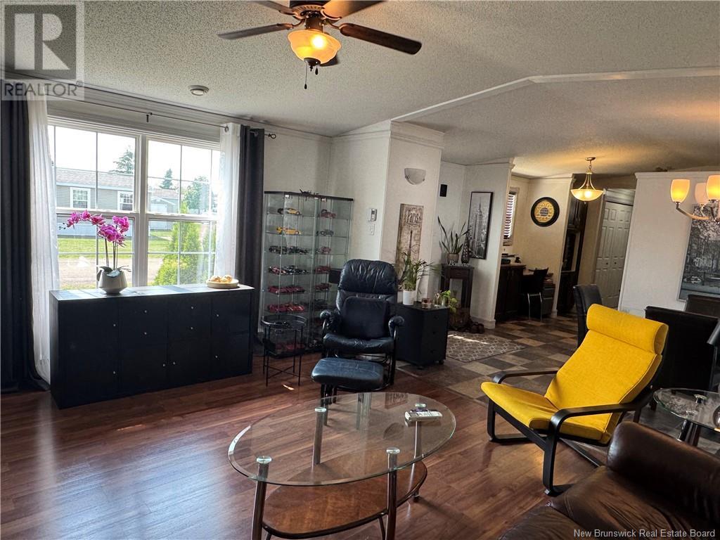 17 Lobelia Street, Moncton, New Brunswick  E1H 2Y6 - Photo 3 - NB120403