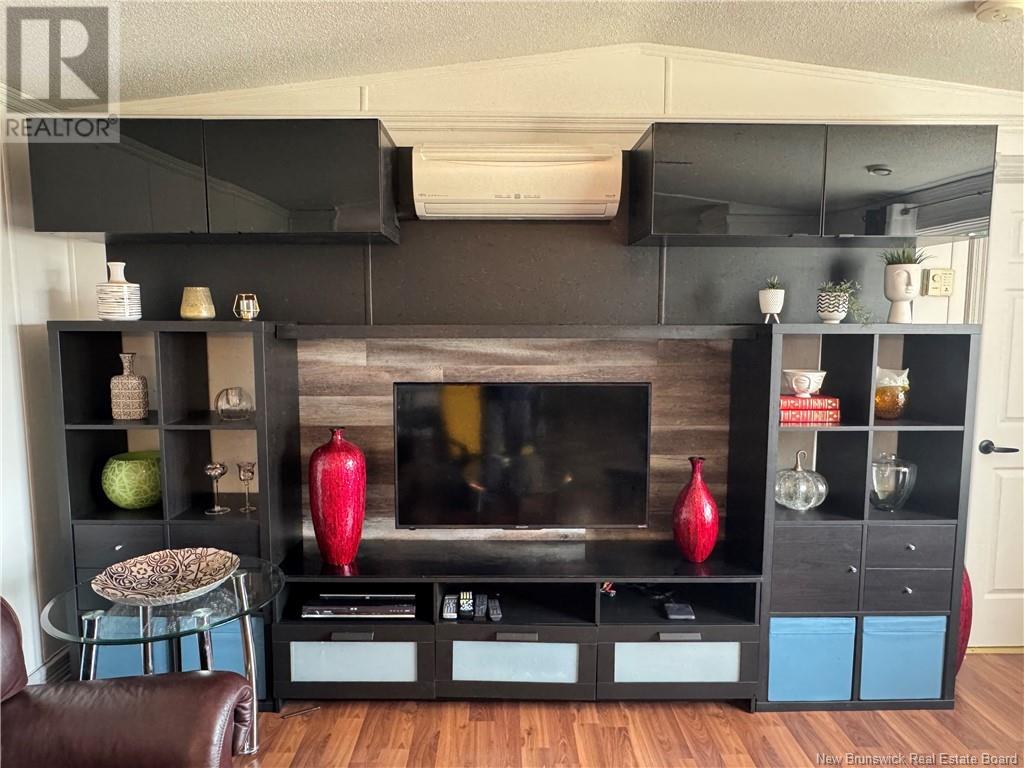 17 Lobelia Street, Moncton, New Brunswick  E1H 2Y6 - Photo 5 - NB120403