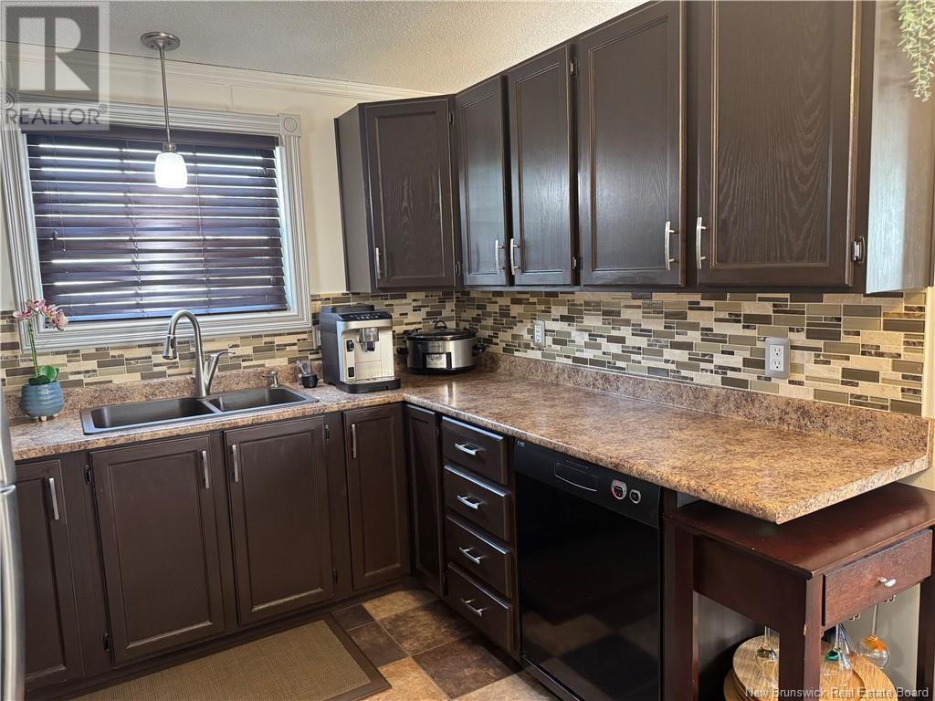 17 Lobelia Street, Moncton, New Brunswick  E1H 2Y6 - Photo 8 - NB120403