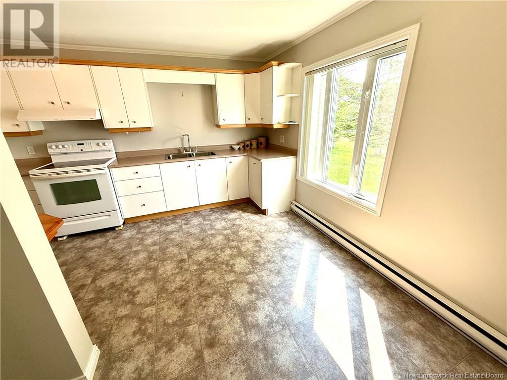 56 Rue Du Pêcheur Nord, Lamèque, New Brunswick  E8T 1J4 - Photo 10 - NB120477