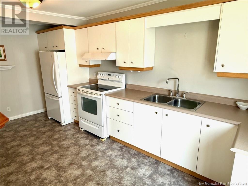 56 Rue Du Pêcheur Nord, Lamèque, New Brunswick  E8T 1J4 - Photo 11 - NB120477