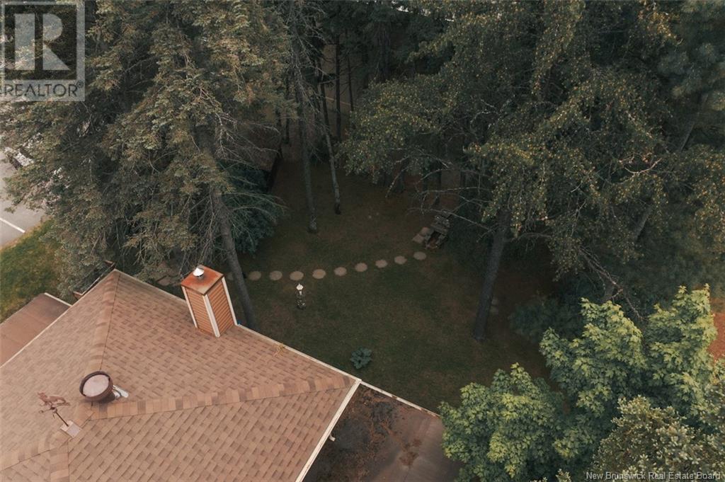 696 Victoria Street, Edmundston, New Brunswick  E3V 3S9 - Photo 32 - NB120603