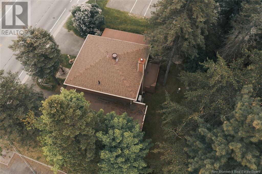 696 Victoria Street, Edmundston, New Brunswick  E3V 3S9 - Photo 33 - NB120603