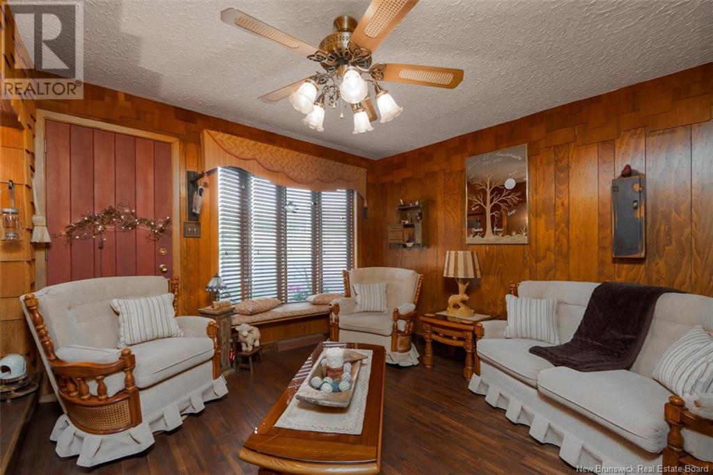 696 Victoria Street, Edmundston, New Brunswick  E3V 3S9 - Photo 8 - NB120603