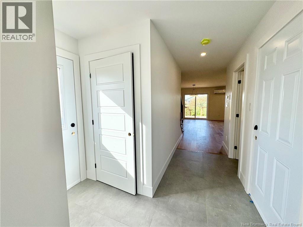 1024 Elmwood Drive, Moncton, New Brunswick E1H 2G9 - Photo 4 - NB120605