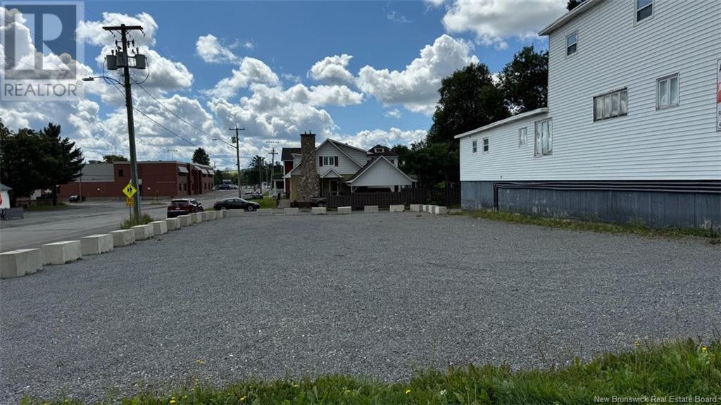 123 Broadway Boulevard, Grand-Sault/grand Falls, New Brunswick  E3Z 2J8 - Photo 1 - NB104578