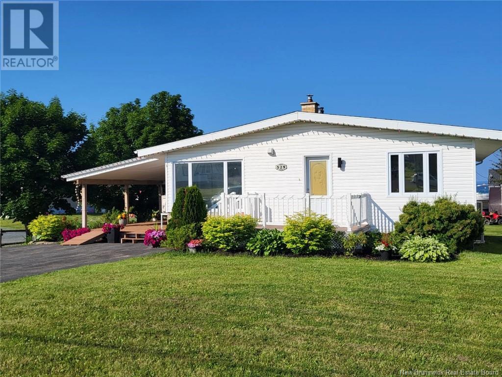 529 Rue Principale, Pointe-Verte, New Brunswick