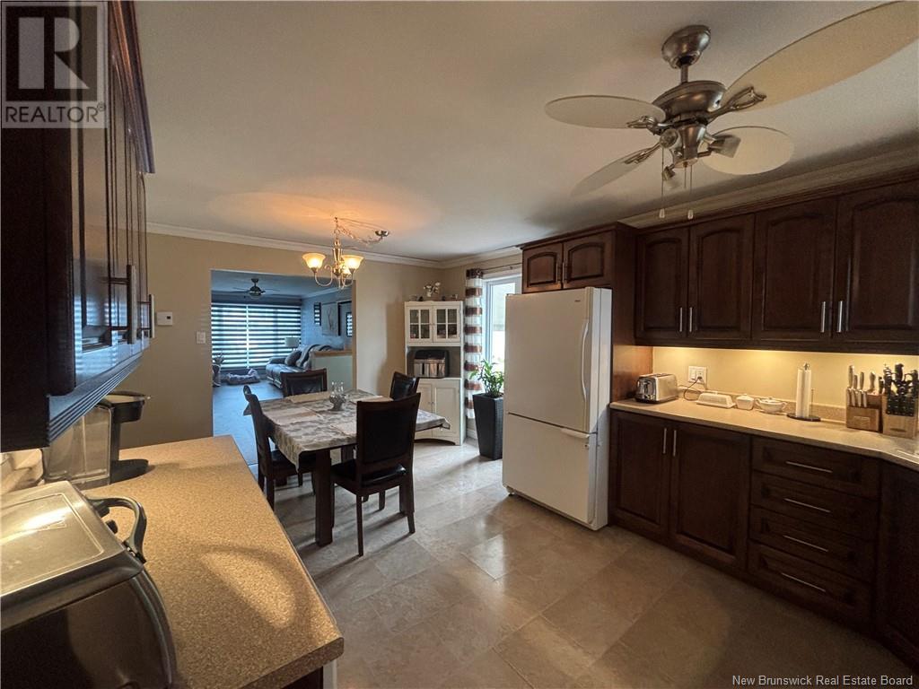 529 Rue Principale, Pointe-Verte, New Brunswick  E8J 3A2 - Photo 19 - NB120238