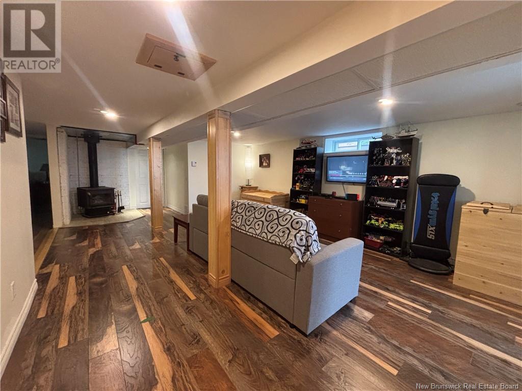 529 Rue Principale, Pointe-Verte, New Brunswick  E8J 3A2 - Photo 23 - NB120238