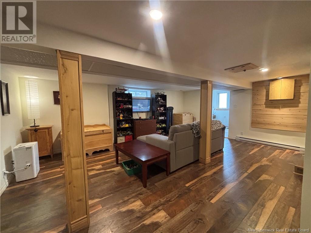 529 Rue Principale, Pointe-Verte, New Brunswick  E8J 3A2 - Photo 24 - NB120238