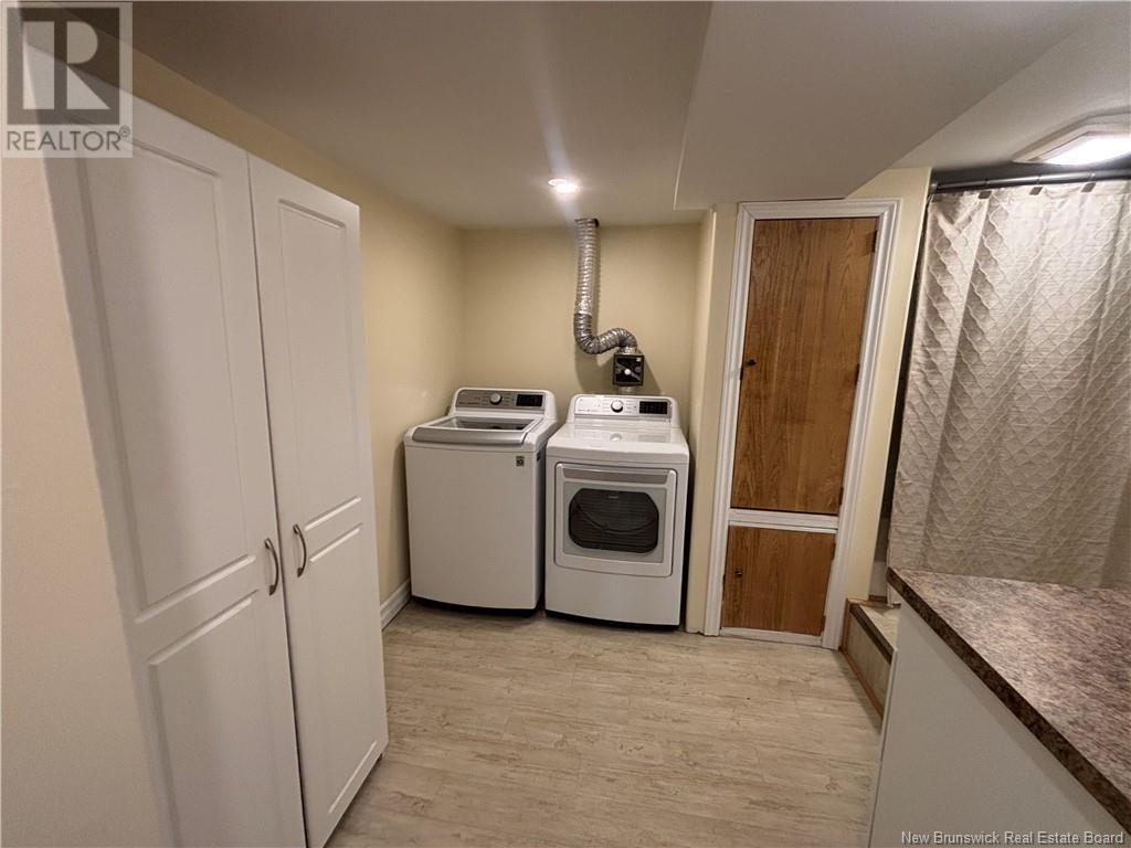 529 Rue Principale, Pointe-Verte, New Brunswick  E8J 3A2 - Photo 37 - NB120238