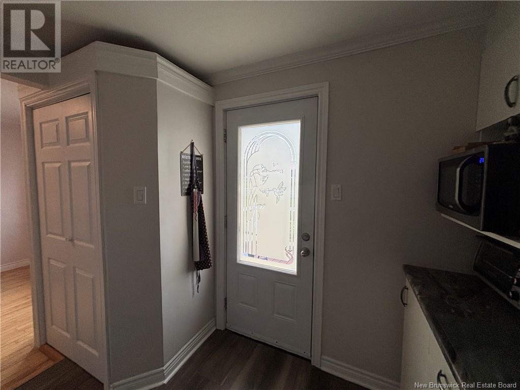 529 Rue Principale, Pointe-Verte, New Brunswick  E8J 3A2 - Photo 39 - NB120238