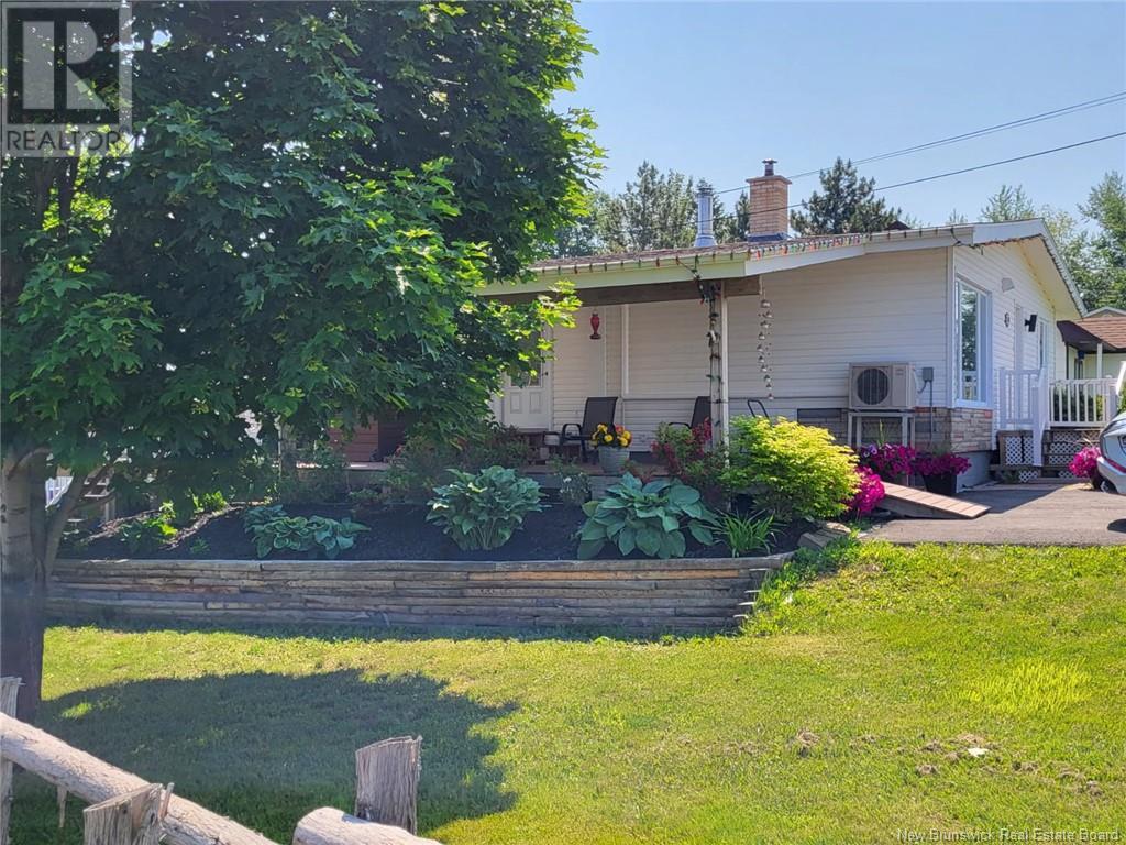 529 Rue Principale, Pointe-Verte, New Brunswick  E8J 3A2 - Photo 6 - NB120238