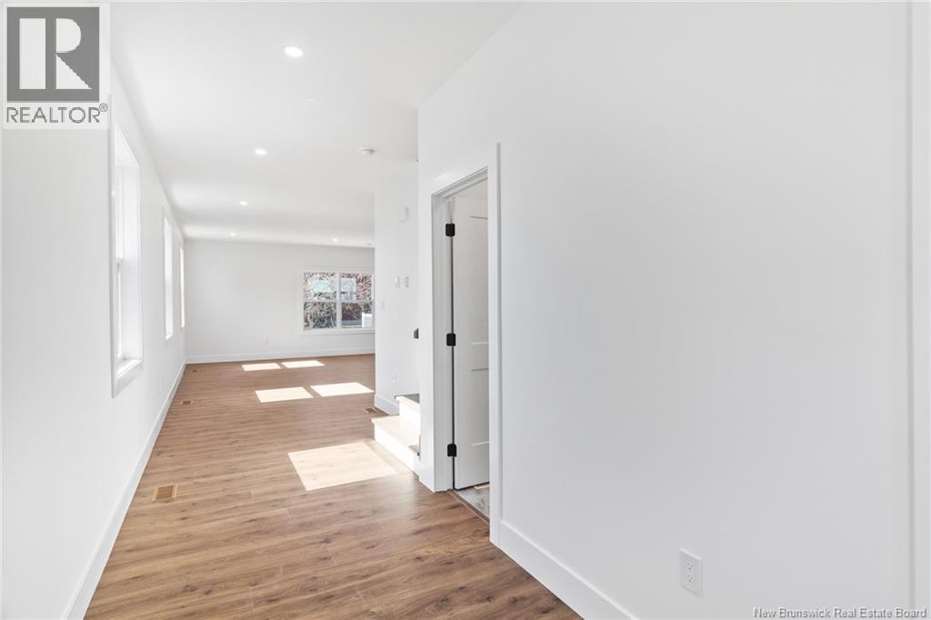 735 Hillcrest Drive, Fredericton, New Brunswick E3A 5K7 - Photo 2 - NB121167