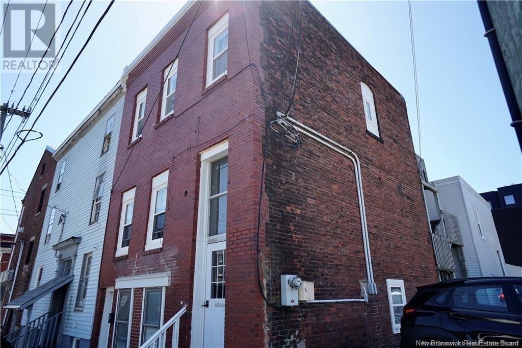 5 Dorchester Street, Saint John, New Brunswick  E2L 3H7 - Photo 2 - NB121189