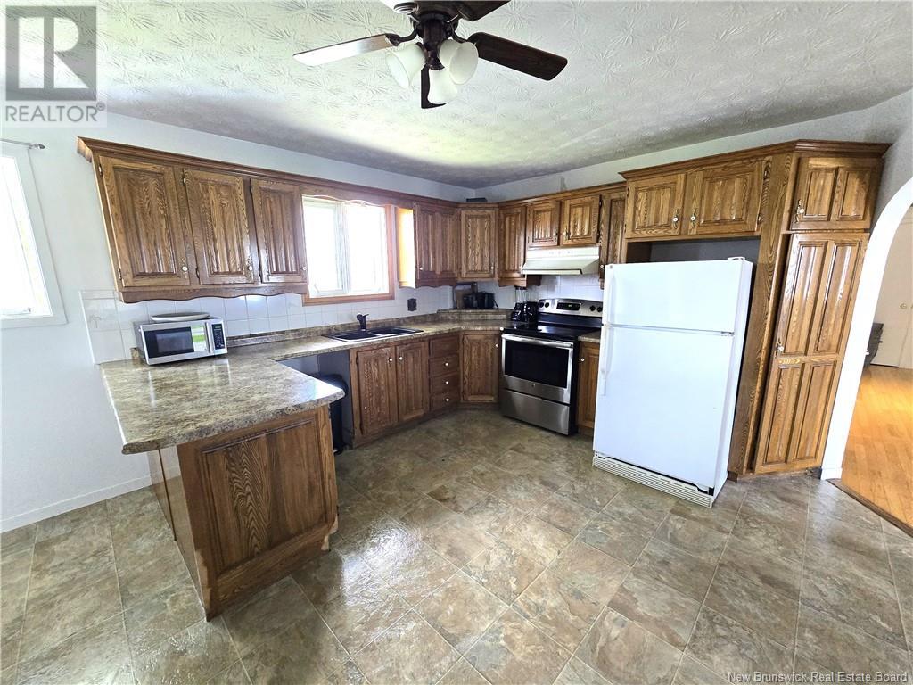 56 32e Avenue, Edmundston, New Brunswick  E3V 2S2 - Photo 2 - NB121154