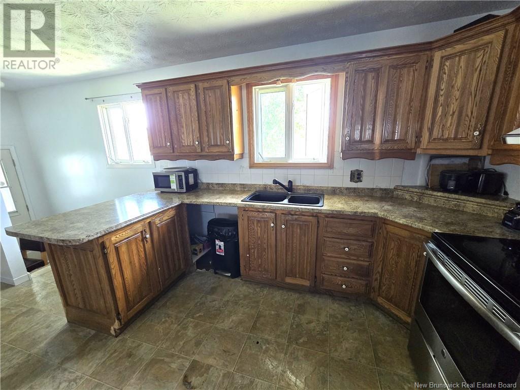 56 32e Avenue, Edmundston, New Brunswick  E3V 2S2 - Photo 3 - NB121154