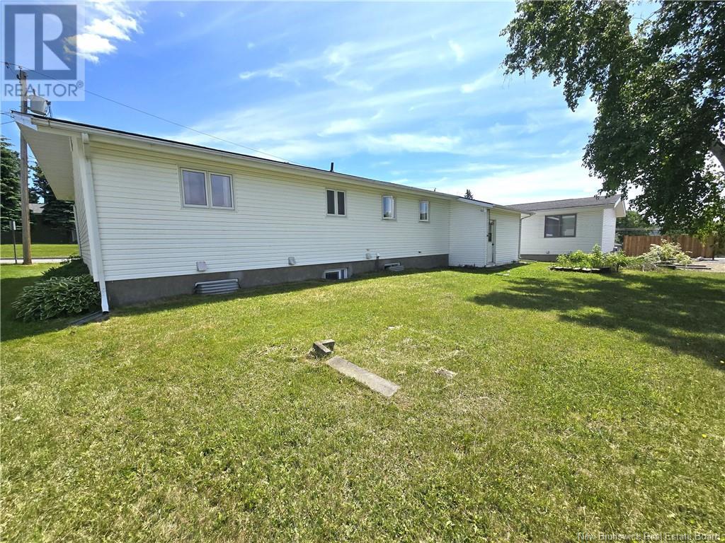 56 32e Avenue, Edmundston, New Brunswick  E3V 2S2 - Photo 38 - NB121154