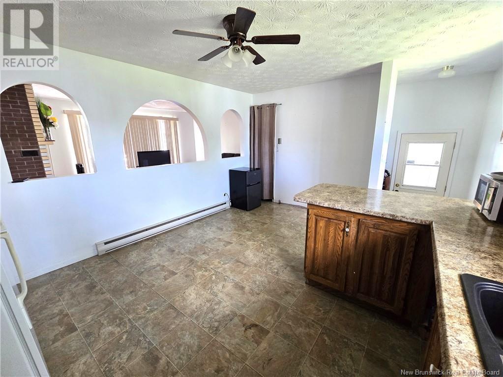 56 32e Avenue, Edmundston, New Brunswick  E3V 2S2 - Photo 4 - NB121154