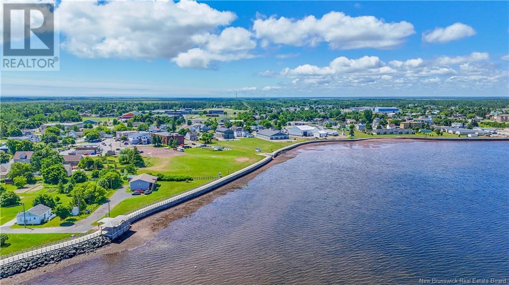 204 Jd Gauthier Boulevard, Shippagan, New Brunswick  E8S 1P3 - Photo 3 - NB121661