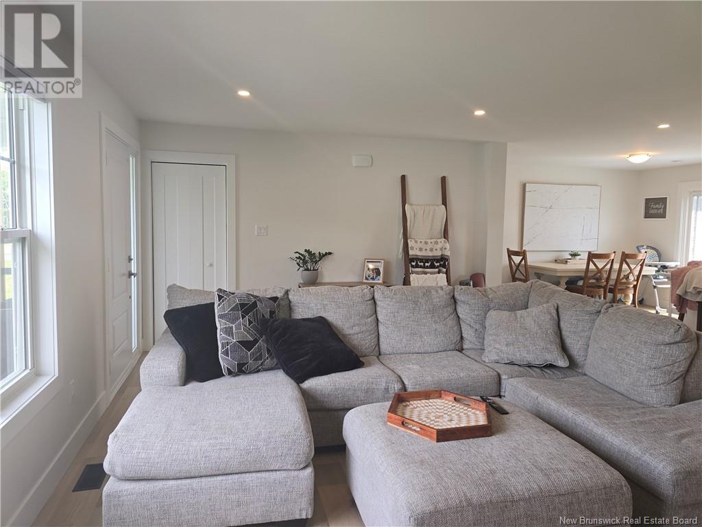 207 Carroll Street, Miramichi, New Brunswick E1V 0M3 - Photo 3 - NB121885