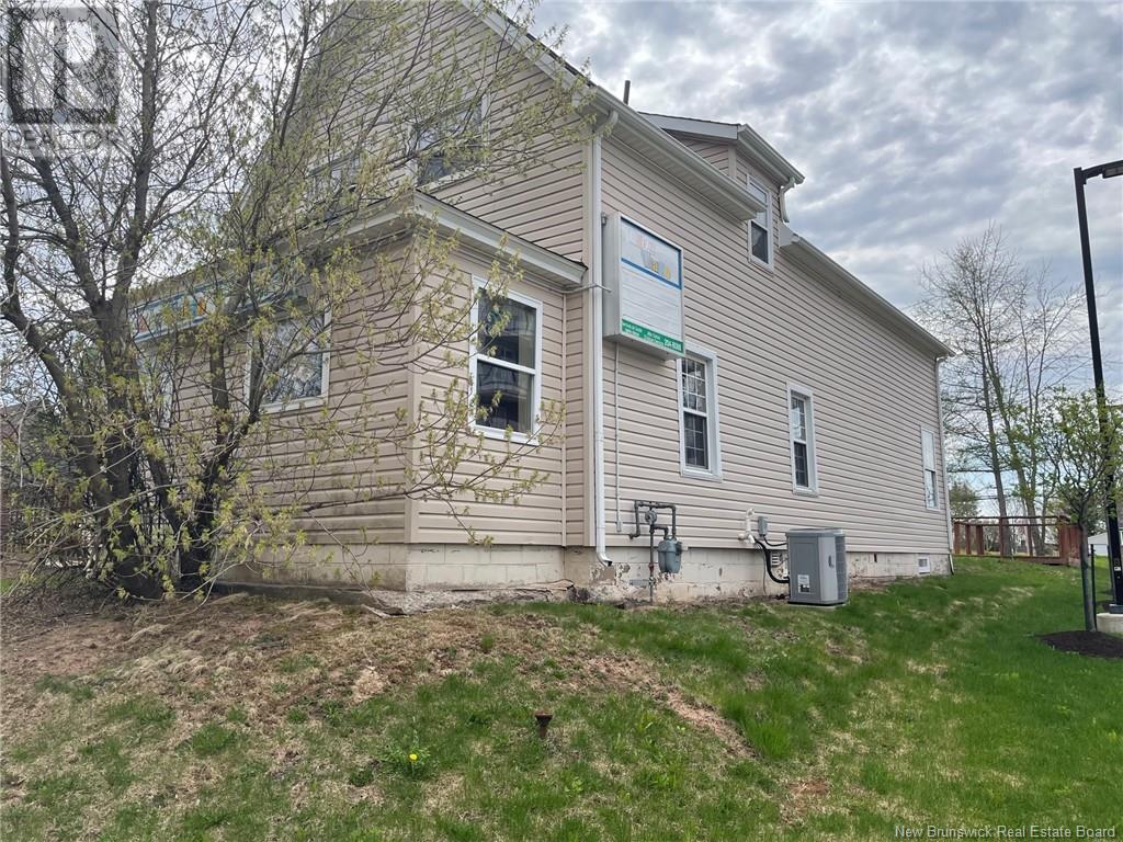 100 Sunset Avenue, Dieppe, New Brunswick E1A 2Z3 - Photo 2 - NB122015