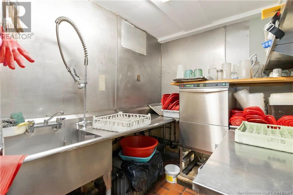 365 Pleasant Street, Miramichi, New Brunswick  E1V 1X4 - Photo 32 - NB122003