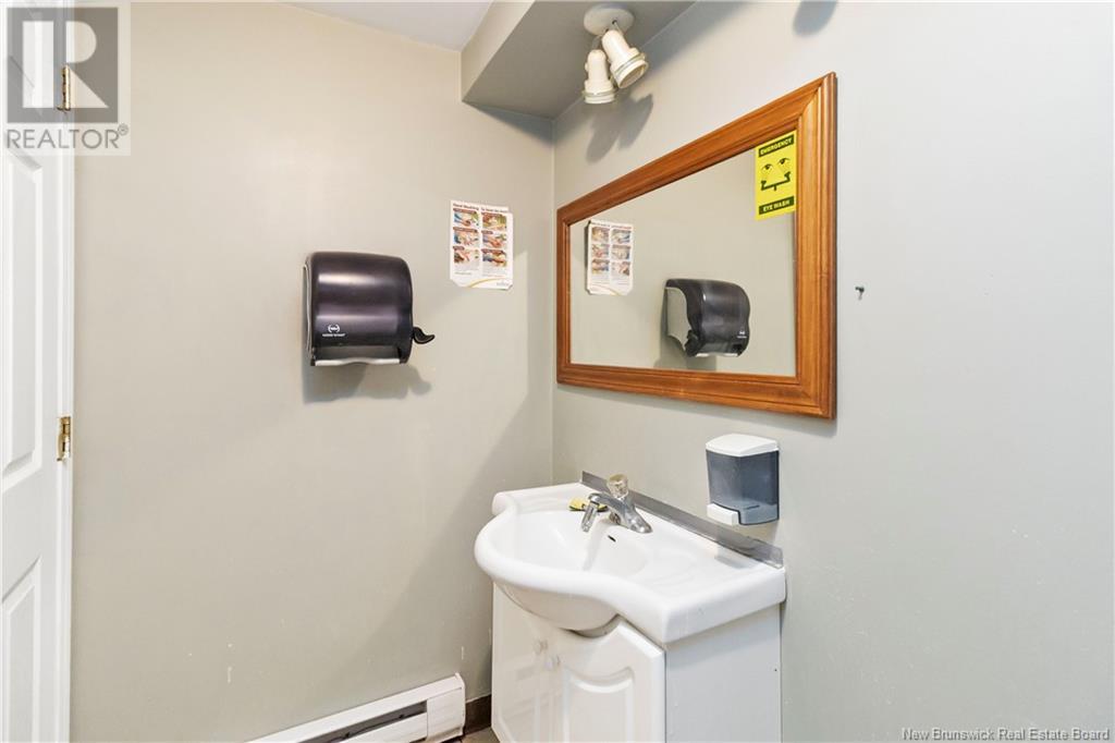 365 Pleasant Street, Miramichi, New Brunswick  E1V 1X4 - Photo 38 - NB122003